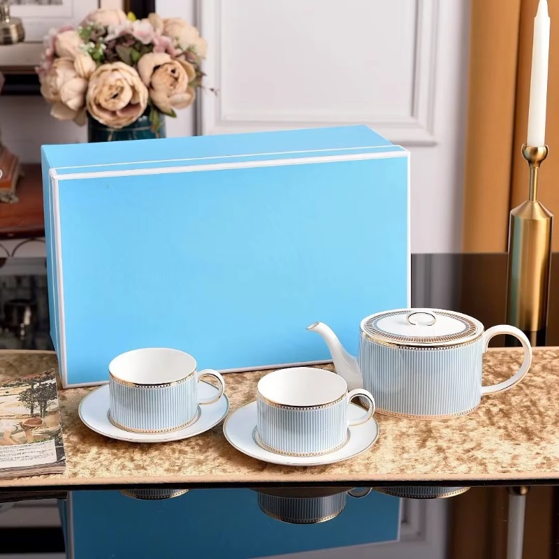 Luxury Western style dining pl - đánh giá và giá Luxury Gift Set