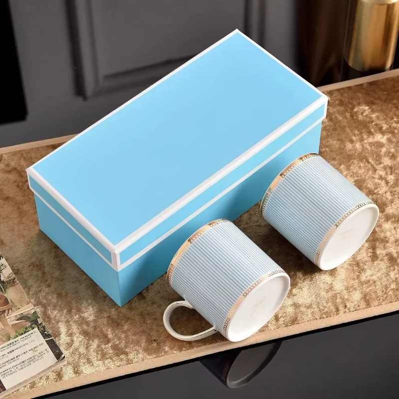 Luxury Western style dining pl - đánh giá và giá Luxury Gift Set