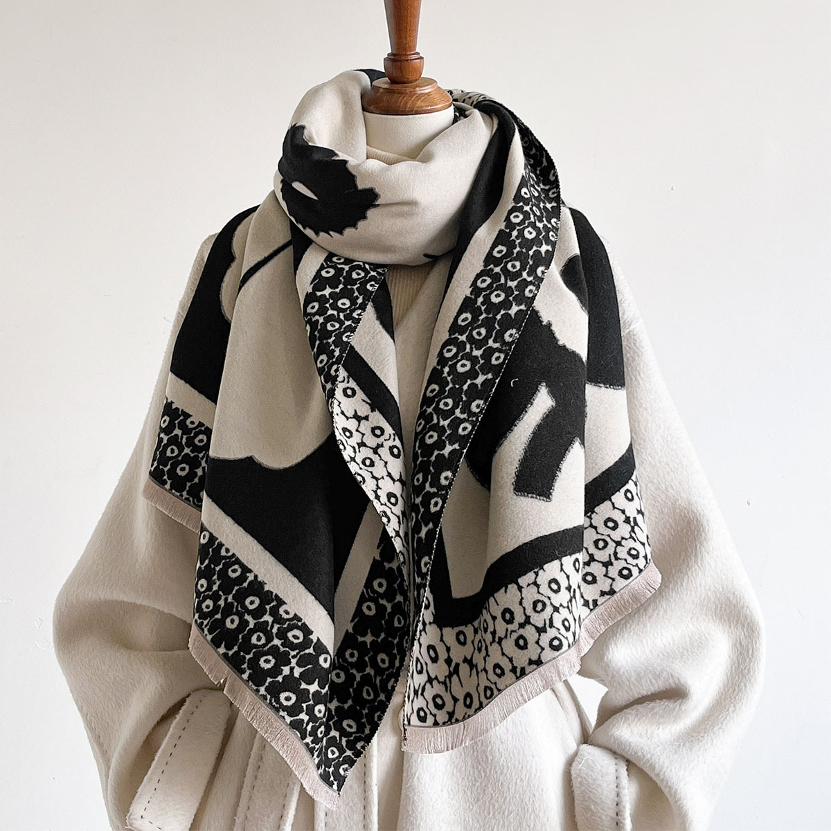 Scarf Women Large Flower Jacqu - đánh giá và giá Cashmere Scarf
