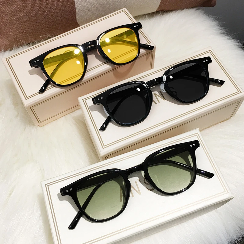 Vintage Square Grey Sunglasses - đánh giá và giá Designer Sunglasses